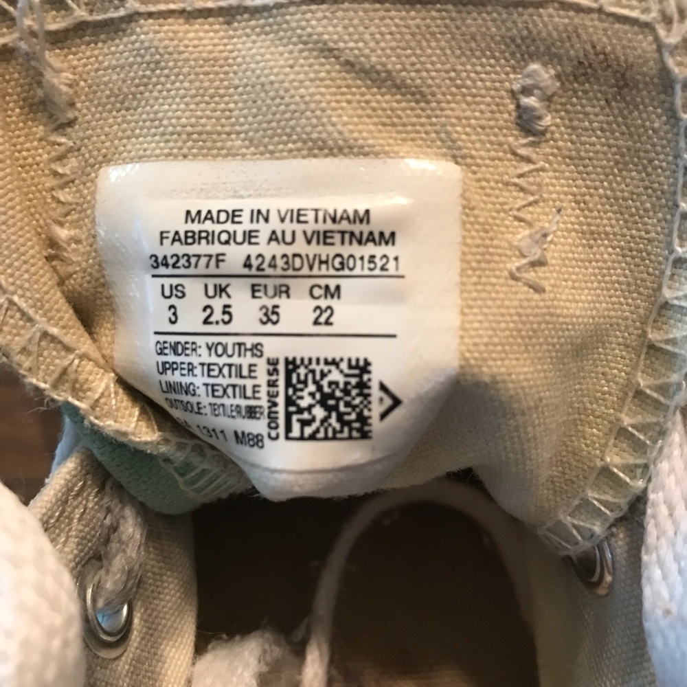 Converse - Picture 3 of 3